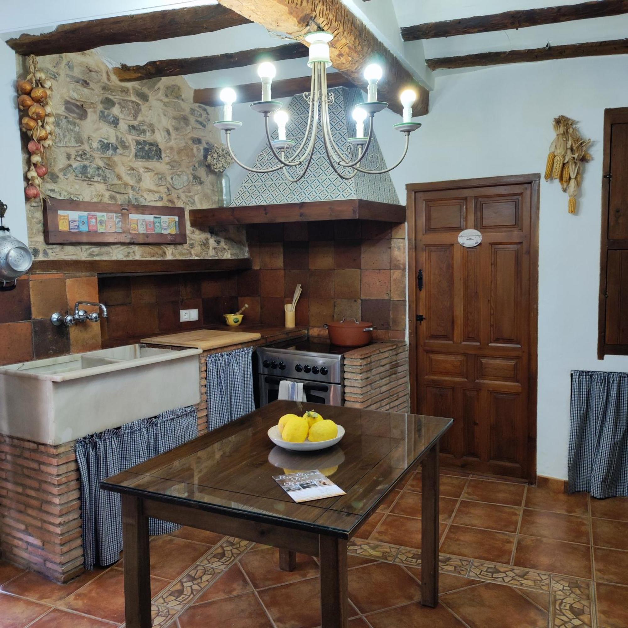 Alcoba Con Patio Del Siglo XIX Villa Villanueva de Viver Exterior photo
